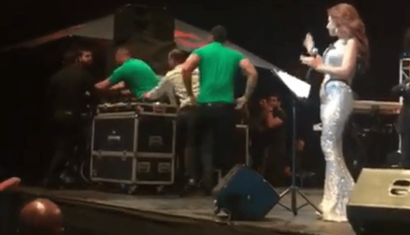 نجوى كرم تُنقذ أحد معجبيها