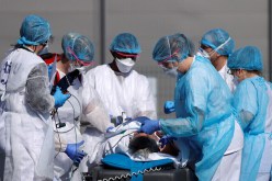 فرنسا تعلن خفض حصيلتها العامة لضحايا كورونا بعد مراجعة البيانات