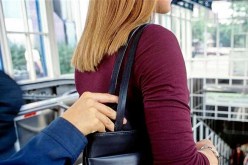 توقيف شابين من العاصمة يمتهنان نشل الحقائب النسائية بالمدية