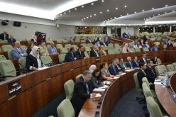 نواب البرلمان يشرعون في مناقشة مشروع قانون المحروقات