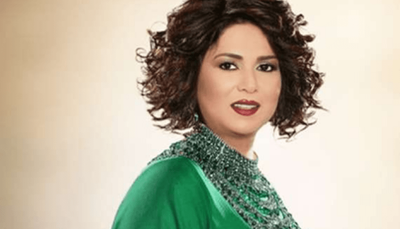 بالفيديو: نوال الكويتية أوّل فنانة تقود سيارتها في السعودية