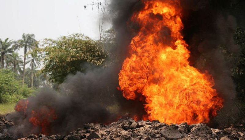 مصرع 50 شخصا وإصابة 70 إثر انفجار شاحنة وقود بنيجيريا