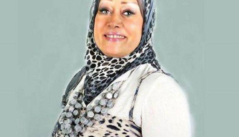 الفنانة هالة فاخر تصدم جمهورها بنزعها للحجاب