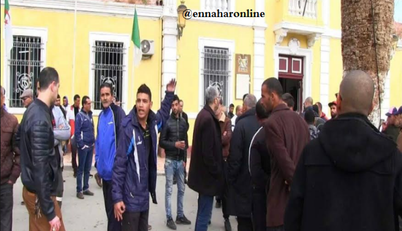 سكان يوقفون تصوير فيلم بسبب مشهد رفع علم فرنسا فوق بلديتهم !