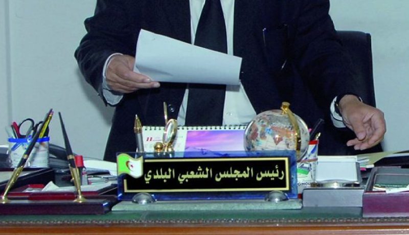 سكيكدة : إلتماس الحبس النافذ في حق مير بلدية السبت