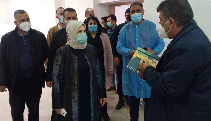 تحسبا لانطلاق عملية التطعيم.. والي تيبازة تتفقد مركز تخزين لقاح كورونا