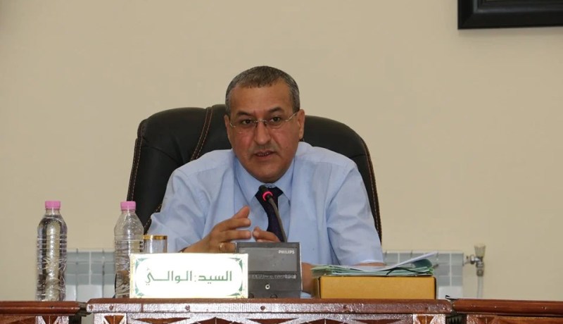 والي ميلة يهنئ صاحبة أعلى معدل بالولاية