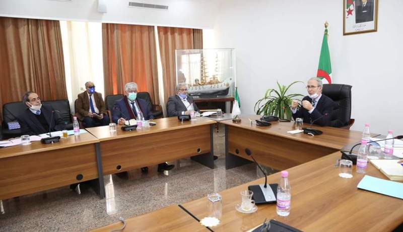 وزير الأشغال العمومية يناقش مع مسؤولي قطاعه آثار جائحة كورونا