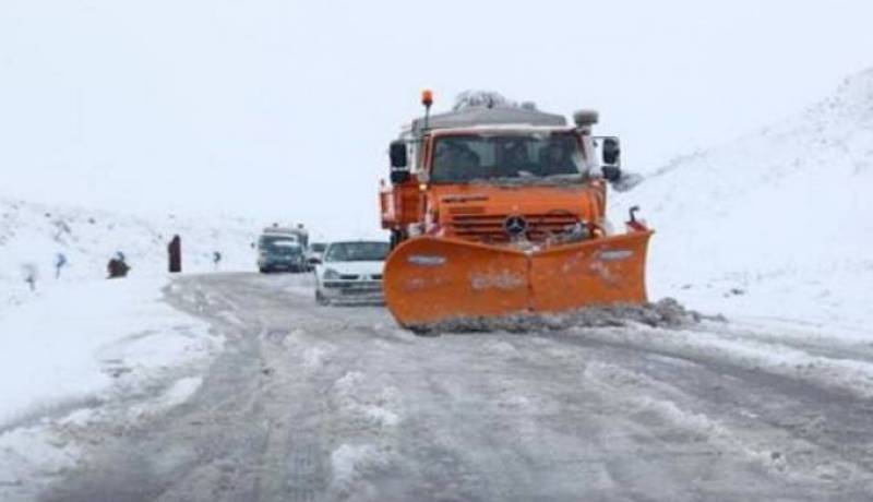 وزارة الاشغال العمومية: التدخل في 121 طريق متأثر بالتقلبات الجوية