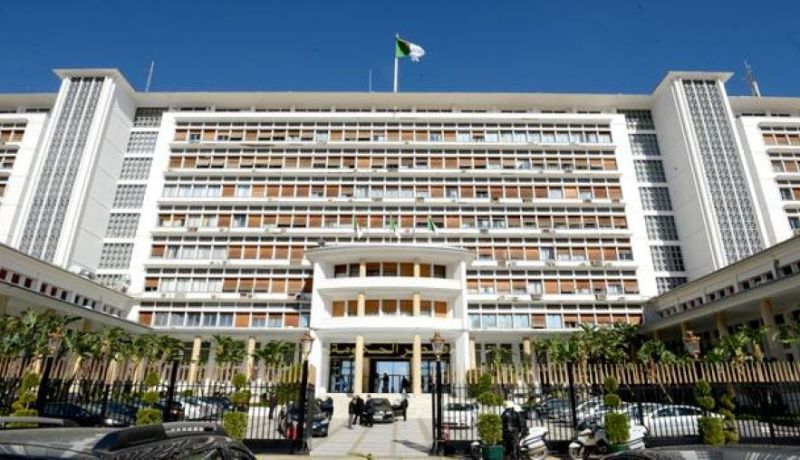 إصدار شهادة الميلاد «آس 12» بالورق العادي