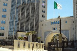 الرئيس تبون ينهي مهام المفتش العام لوزارة الطاقة والمدير العام للمحروقات