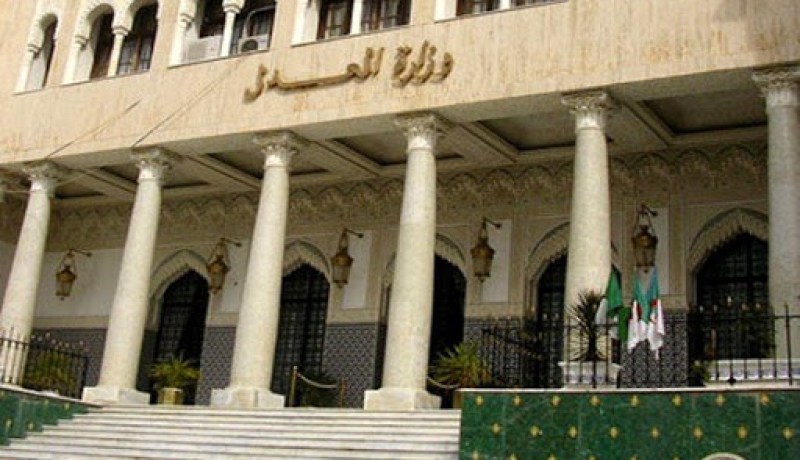 إيداع 8 أشخاص الحبس و8 آخرين تحت الرقابة القضائية تورطوا في تسريب و استبدال أوراق الإجابات داخل مراكز البكالوريا بعين وسارة