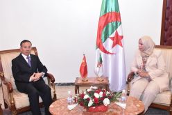 بسمة عزوار تستقبل سفير الصين بالجزائر