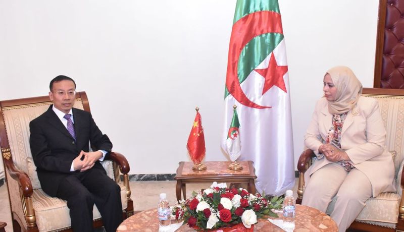 بسمة عزوار تستقبل سفير الصين بالجزائر