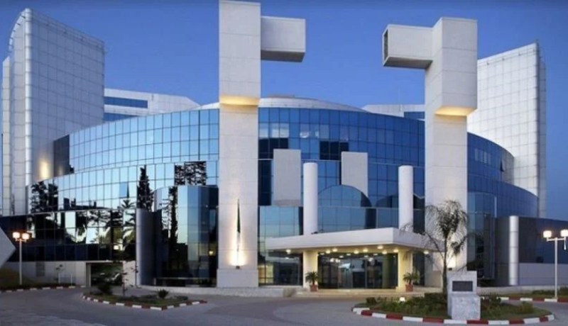 الحكومة تعيد مراجعة قانون النقد والقرض هذا الأربعاء