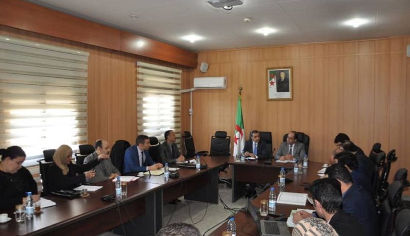 بومزار ومصيطفى يدرسان واقع الإحصائيات والإستشراف بقطاع البريد والمواصلات