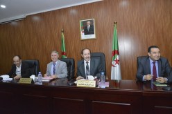 بالصور.. بلعابد يجتمع بإطارات الوزارة والمؤسسات تحت الوصاية لمرافقة وتأمين مواضيع “الباك”