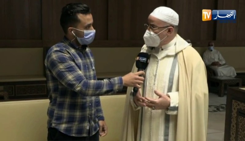 هذا ما قاله وزير الشؤون الدينية عقب فتح صلاة الجمعة