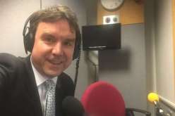  استقالة وزير بريطاني بعد فضيحة جنسية برسائل نصية!