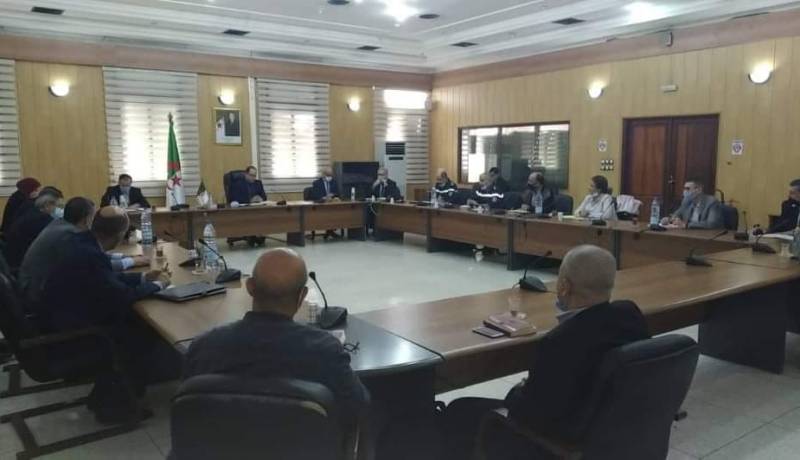 وزير البريد يترأس إجتماعا لتحيين المخطط الإستعجالي الوطني للإتصالات السلكية واللاسلكية