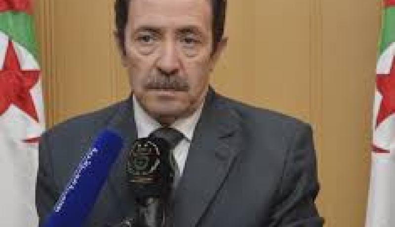 «15 دقيقة قبل كل حصة لغات للتعبير قصد التحكم في اللغة