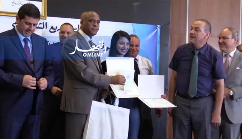 وزير التكوين يشرف على حفل توزيع الجوائز على المتفوقين بوهران