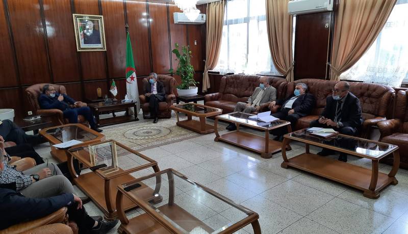 وزير الصحة يستقبل أعضاء المكتب الوطني للنقابة الجزائرية للشبه الطبي