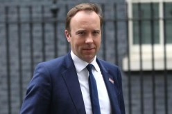 وزير الصحة البريطاني: إعادة فتح المدارس مرتبط باستقرار الحالة الوبائية