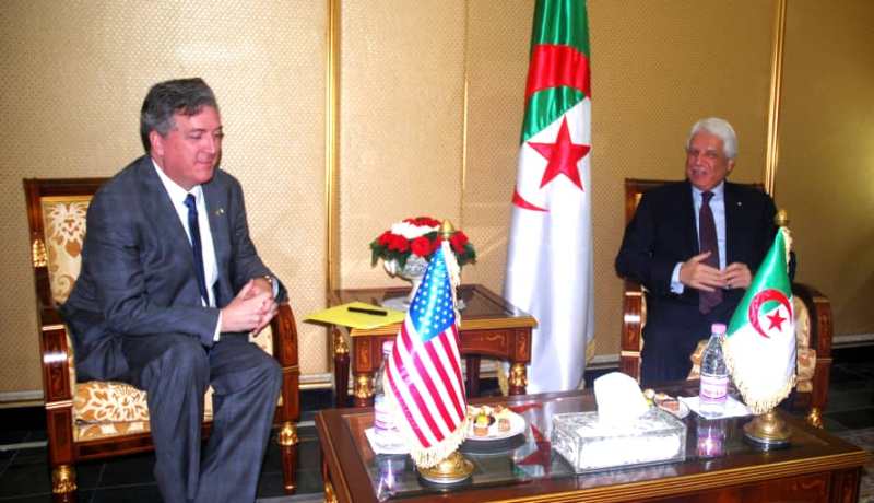 وزير العدل يستقبل سفير أمريكا بالجزائر ويقيمان التعاون القانوني والقضائي بين البلدين