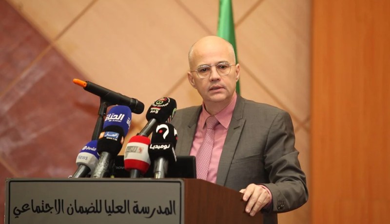 بالصور.. وزير العمل يشدد على ضرورة تطوير كفاءة الموارد البشرية