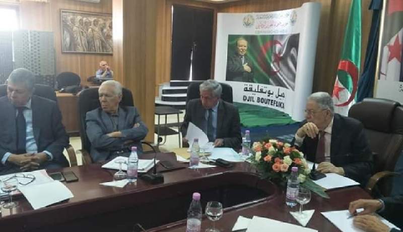 ولد عباس يلتقي رؤساء اللجان الإنتقالية.. للتحضير  لإنتخابات مجلس الأمة