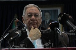 ولد عباس: “اللي يفوت الخط الأحمر في البرلمان ليس منا ونصبنا لجنة لدراسة أي طارئ”