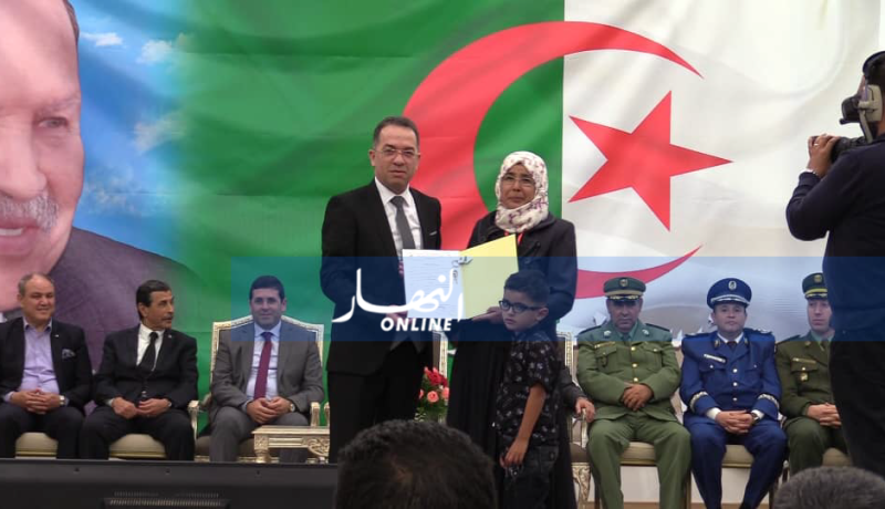 زمالي يشرف على توزيع 3416 وحدة سكنية بمختلف الصيغ بوهران