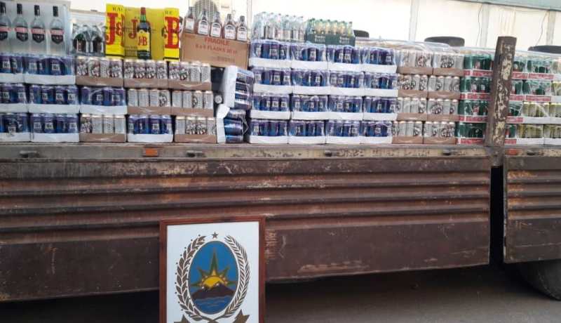 جمارك وهران تحبط عملية تهريب اكثر من 14500 وحدة خمر