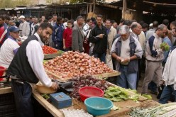 وهران.. غلق سوق المدينة الجديدة وسوق الكتان نهاية كل أسبوع ومنع المقاهي من وضع الطاولات
