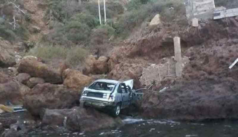 3 جرحى اثر سقوط سيارة من منحدر بحري في وهران