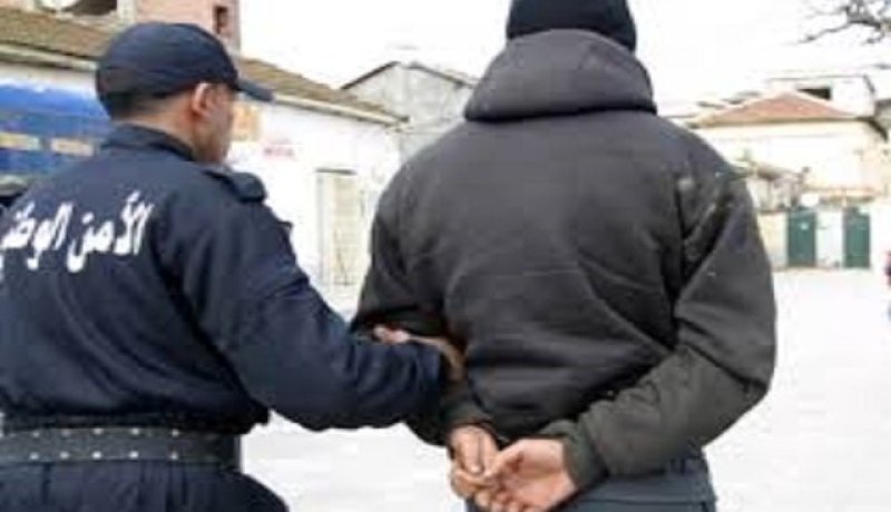 توقيف “ملتحي” متلبسا بحيازة 26 كلغ “كيف” على متن سيارة في وهران