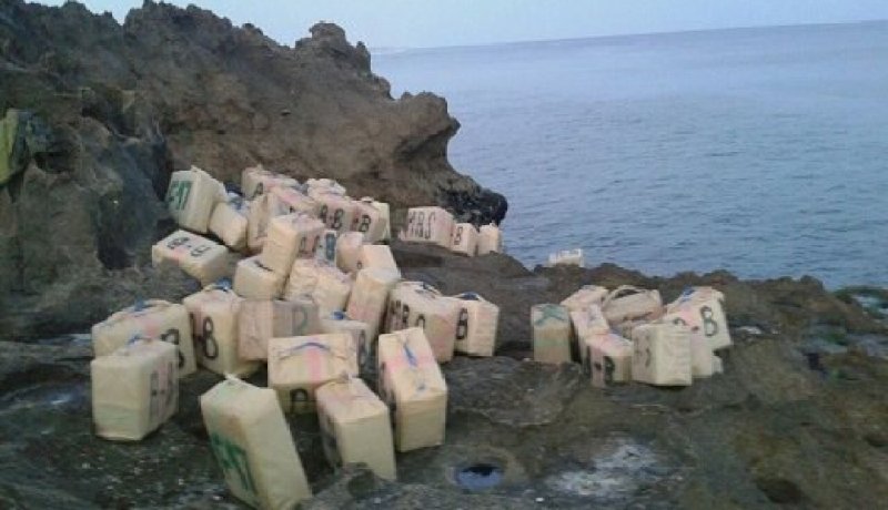 وهران.. العثور على 720 صفيحة “كيف” تطفو بعرض البحر بكوراليس