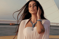 بالصورة.. ياسمين صبري ثالث إمرأة ترتدي أغلى عقد في العالم