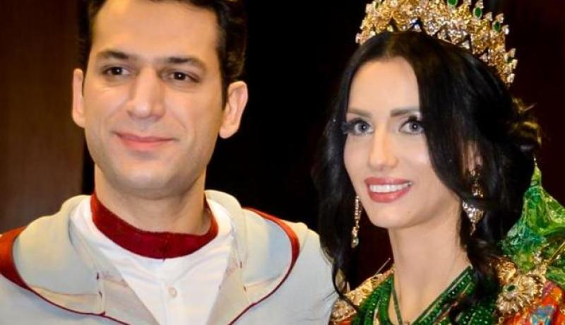 بالصور.. زوجة مراد يلدريم تفاجئ جمهورها بلوك جديد