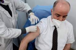 وزير الشؤون الدينية يوسف بلمهدي يتلقى الجرعة الأولى من لقاح سبوتنيك V