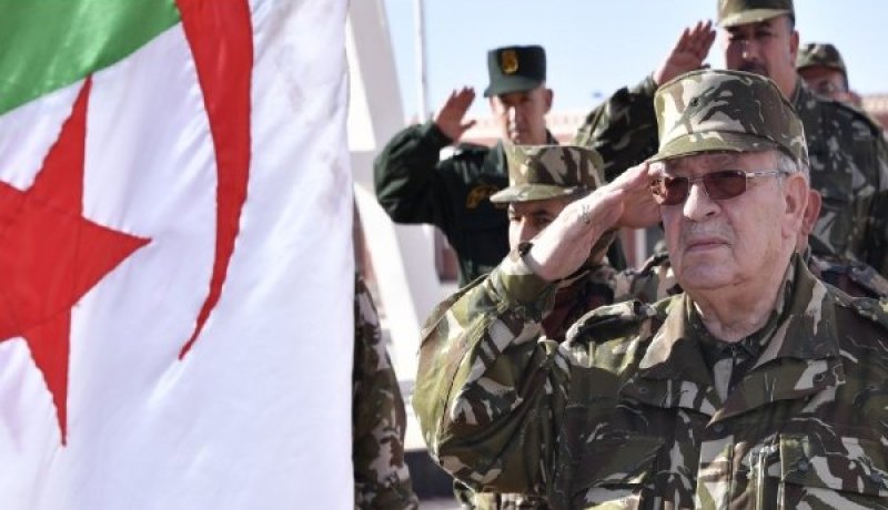 ڤايد صالح يُشرف على تنفيذ تمرين رمايات بالصواريخ في وهران