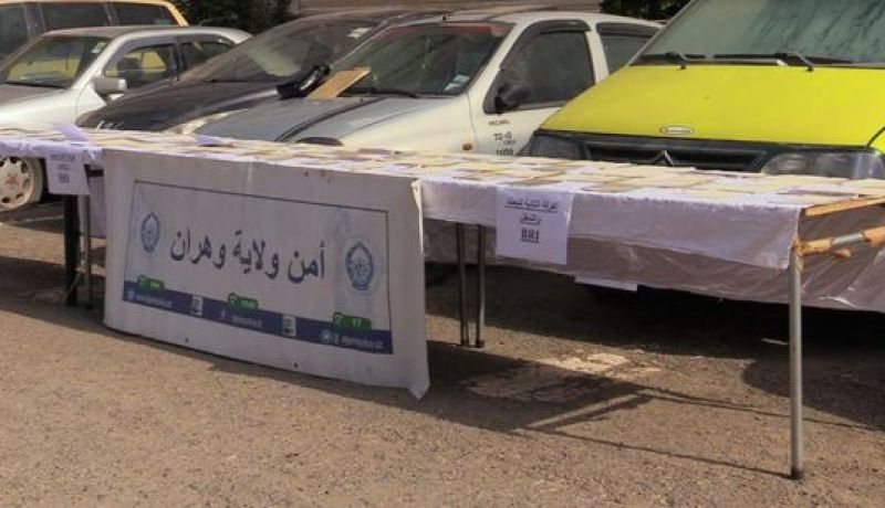 وهران.. تفكيك عصابة تهريب دولية واسترجاع 25 سيارة