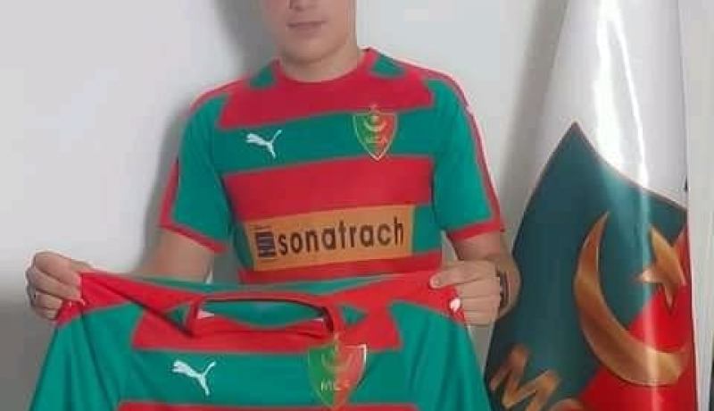 رسميا.. مولودية الجزائر تتعاقد مع الحارس ملالة