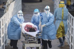 طبيب البيت الأبيض يحذر: أمريكا ستسجل 200 ألف إصابة بكورونا يوميًا في الخريف