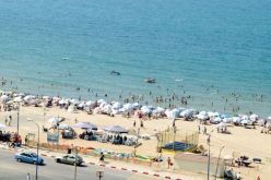 فتح الشواطئ في حالة استمرار تراجع إصابات كورونا