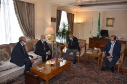 القضية الفلسطينية محور المحادثات بين لعمامرة وأبو الغيط