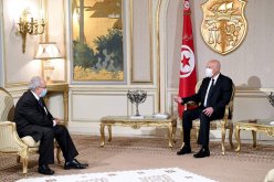 لعمامرة يسلم الرئيس التونسي رسالة من رئيس الجمهورية