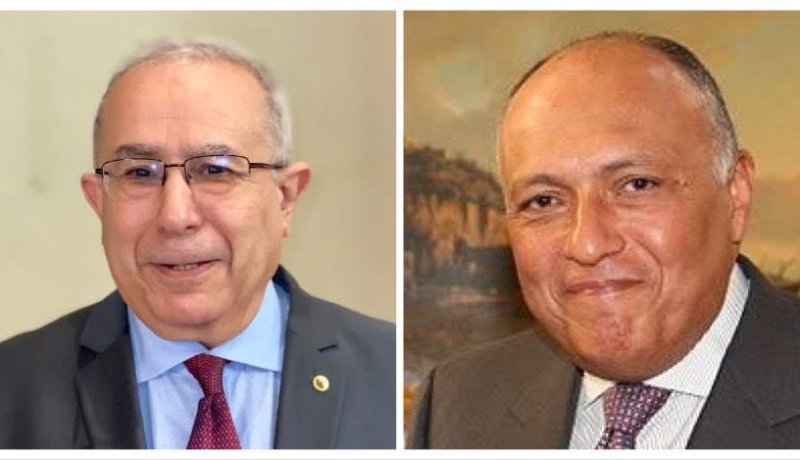 لعمامرة يبحث مع نظيره المصري سبل تعزيز العمل العربي المشترك