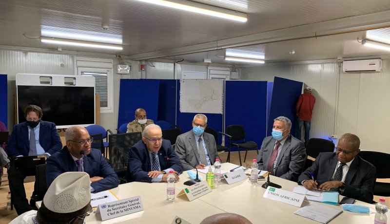 لعمامرة يترأس اجتماعا لمجموعة الوساطة الدولية